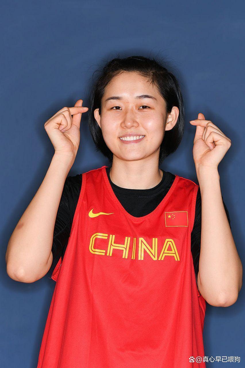 关于女篮最新消息！中国女篮训练照曝光，李梦定位江苏，等宫鲁鸣松口的信息